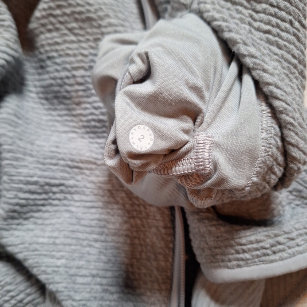 Lululemon On Repeat Jacket Size 2 - image 4